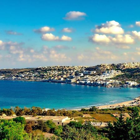9Ten11 Seafront By Homely Mellieha Bagian luar foto