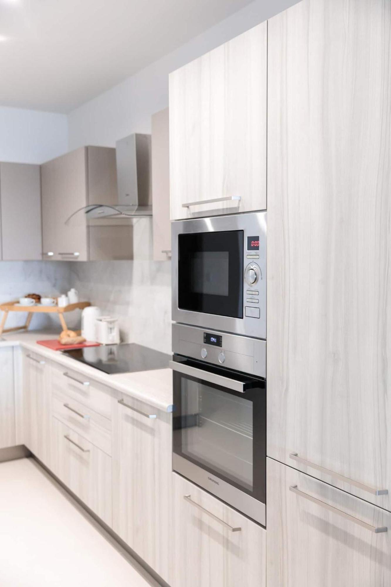 9Ten11 Seafront By Homely Mellieha Bagian luar foto