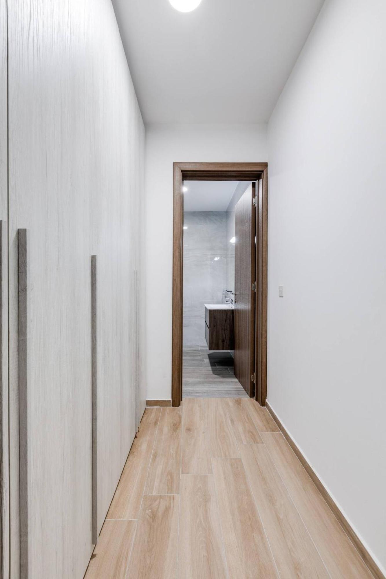 9Ten11 Seafront By Homely Mellieha Bagian luar foto